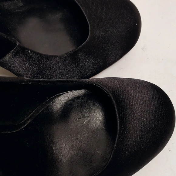 TORY BURCH Black Satin Round Toe/Gold Rhinestoned Block Hi-Heel Women's Size 7M - Picture 9 of 12